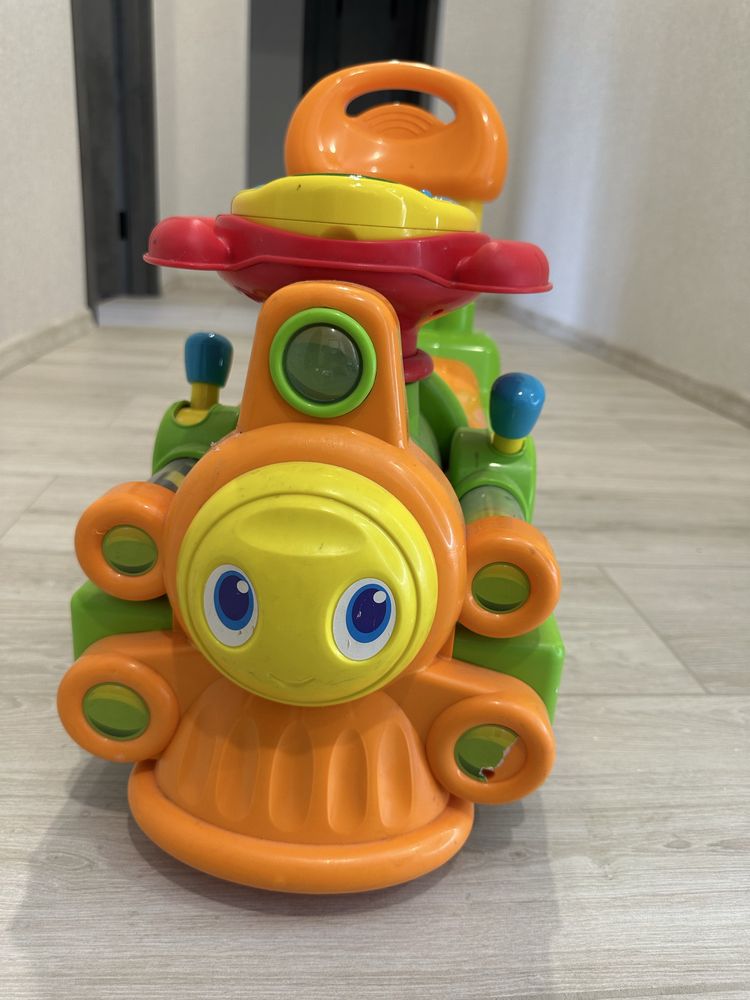 Chicco паровозик каталка