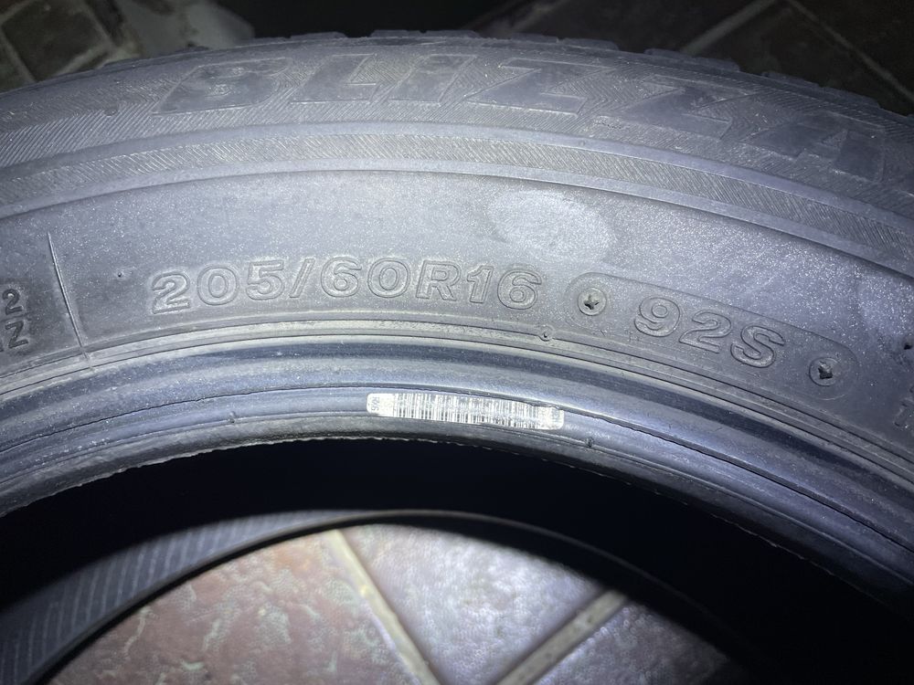 bridgestone blizzak revo gz 205/60 r16