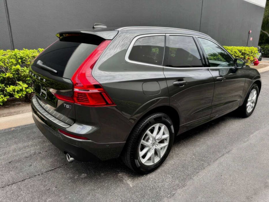 Volvo XC60 T5 Momentum      2018