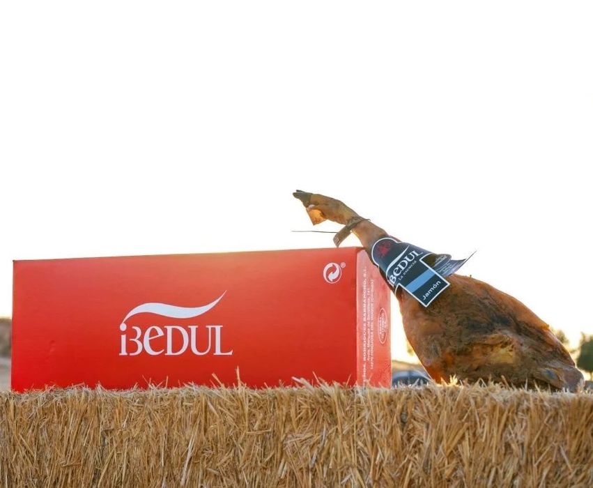 Нога хамон 6-6.5кг подарункова