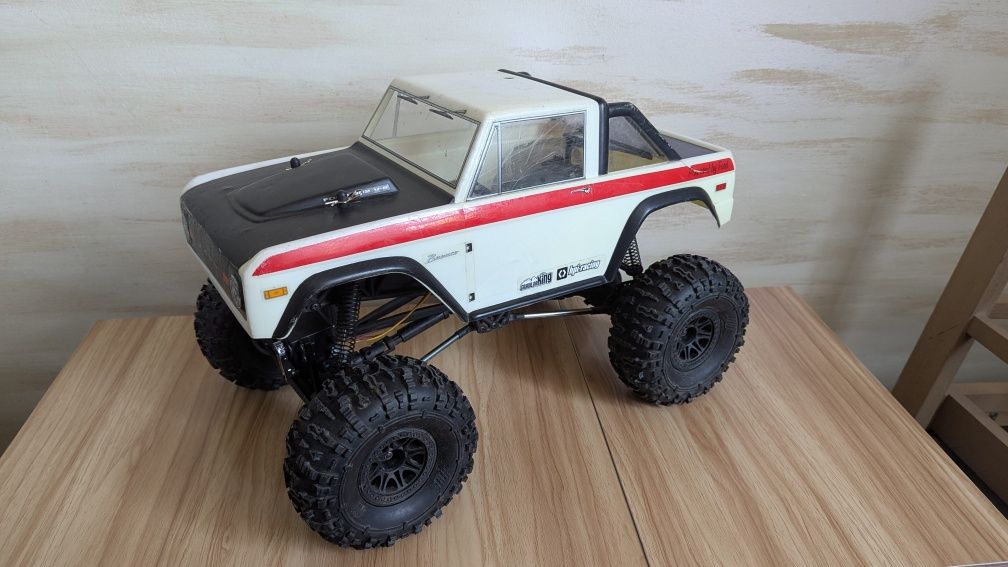 Hpi King Crawler Ford Bronco 1/10 trial crawler