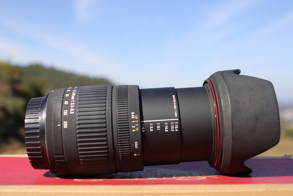 Sigma 18-200mm F/3.5-6.3 DC ( Canon EF)