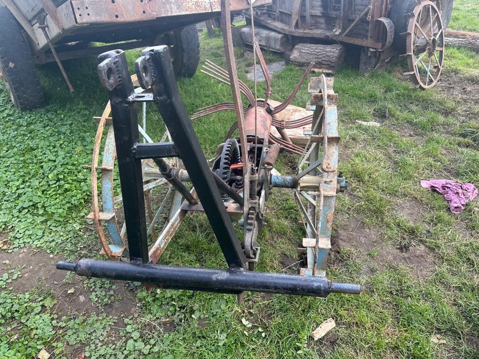 Картопле копалка кінна може бути і до трактора