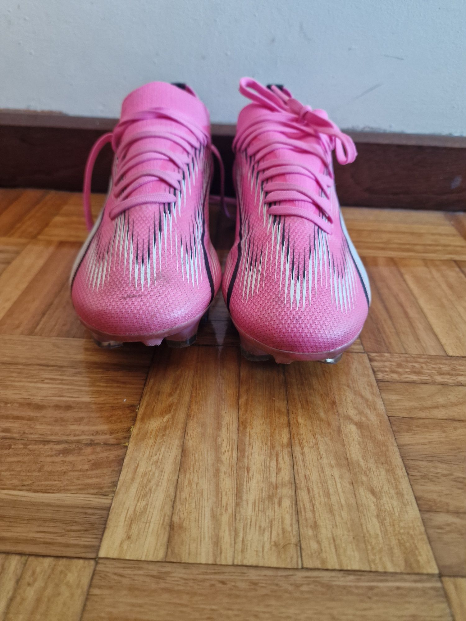 Chuteiras Puma cor de rosa