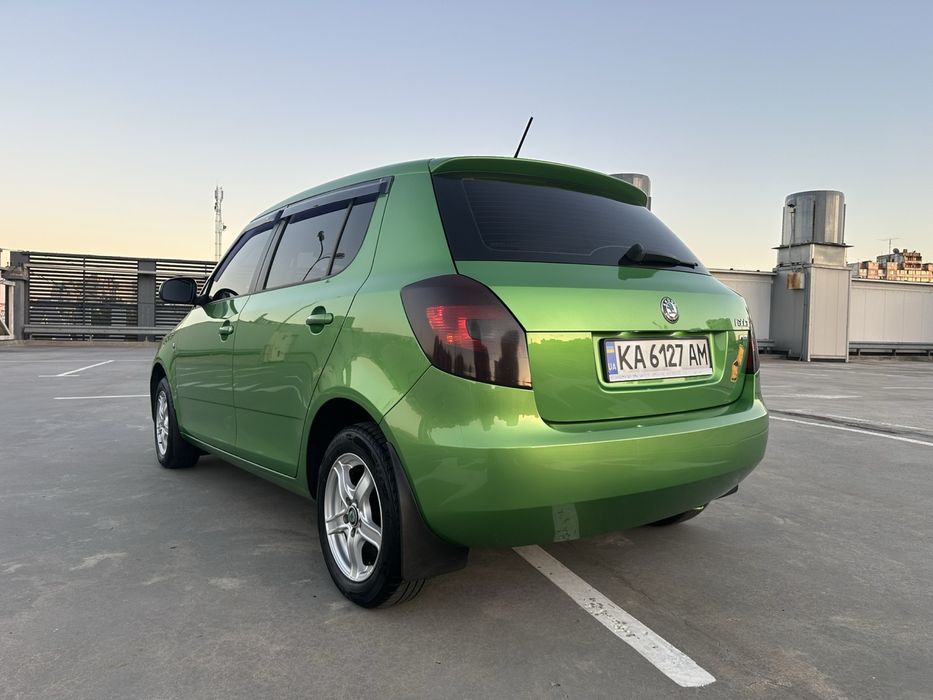 Продам Шкоду Фабію 2012 року 1.4 двигун з ГБО