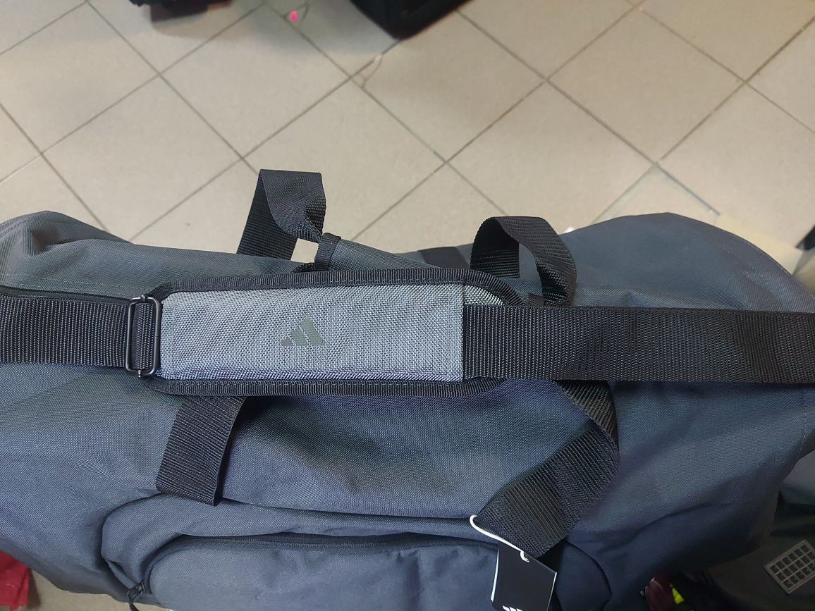 Сумка Adidas Golf Garment Duffle Bag.