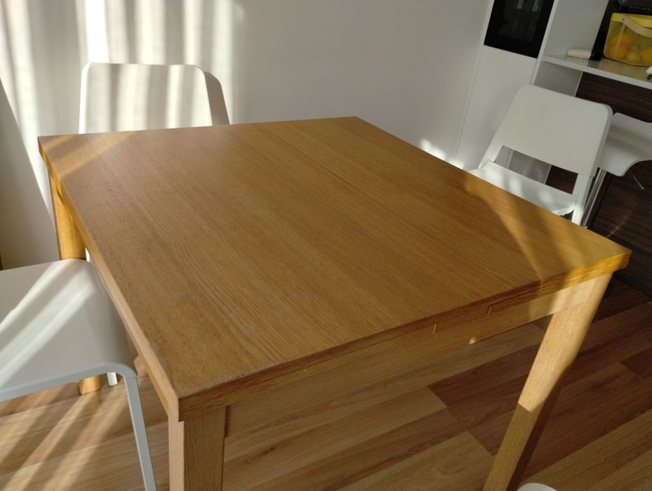 Mesa de refeições extensível