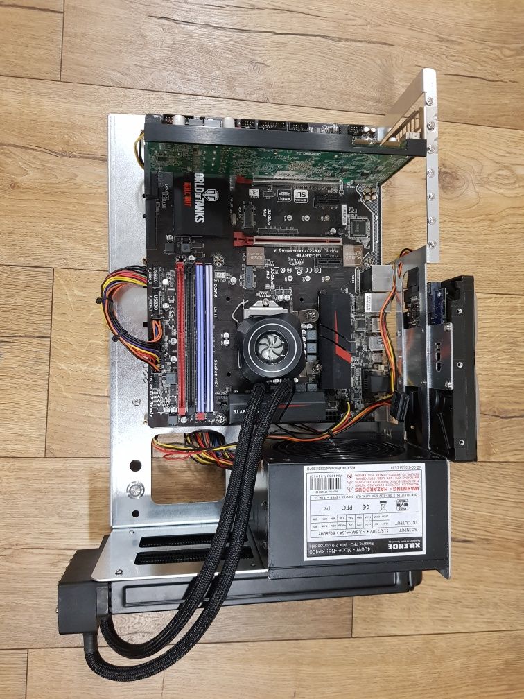 Gamingowa OPEN PC - FLAT surowa , 4x SSD, 1 x HDD, chłodnica 2x120