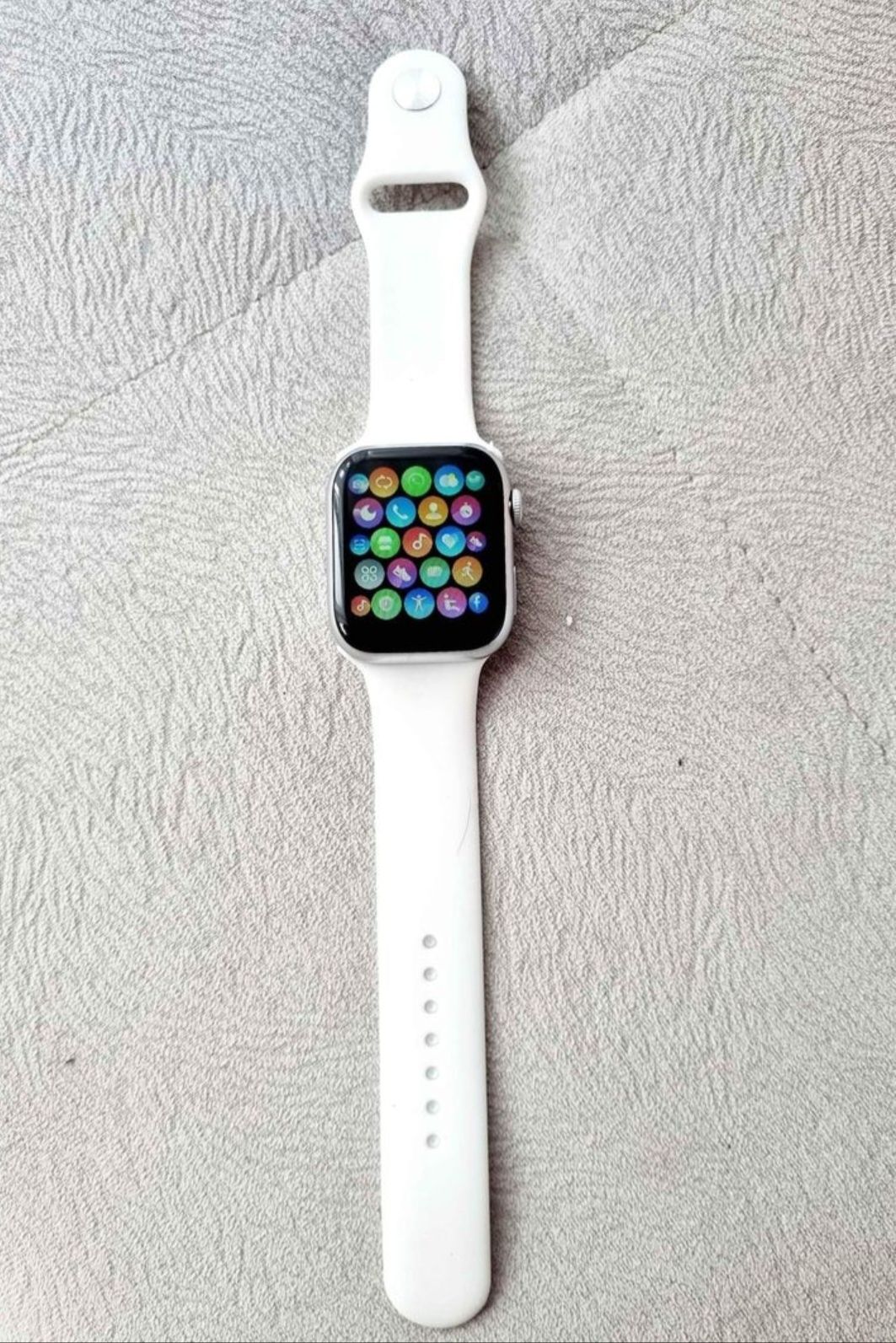 Smartwatch biały pasek