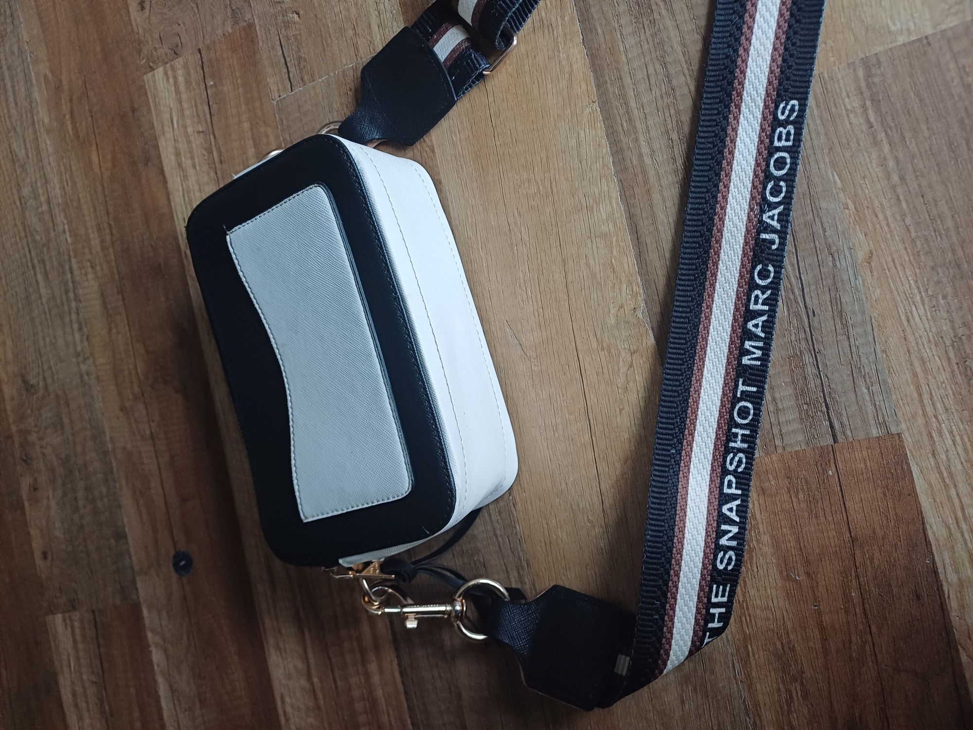 Marc Jacobs snapshot listonoszka czarno biała kopertówka torebka