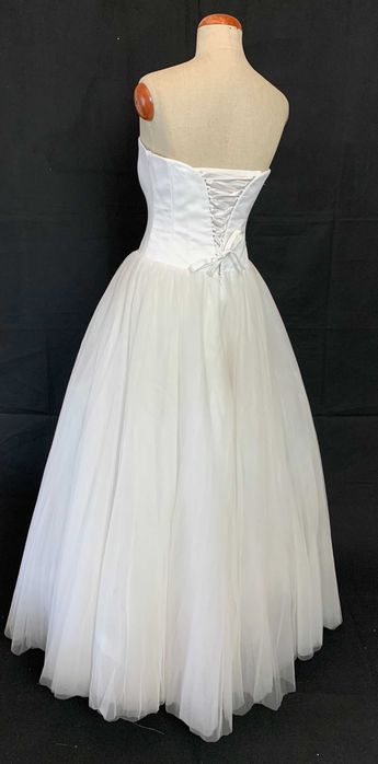 Minimalistyczna suknia ślubna balowa 36/38 S/M księżniczka tiulowa