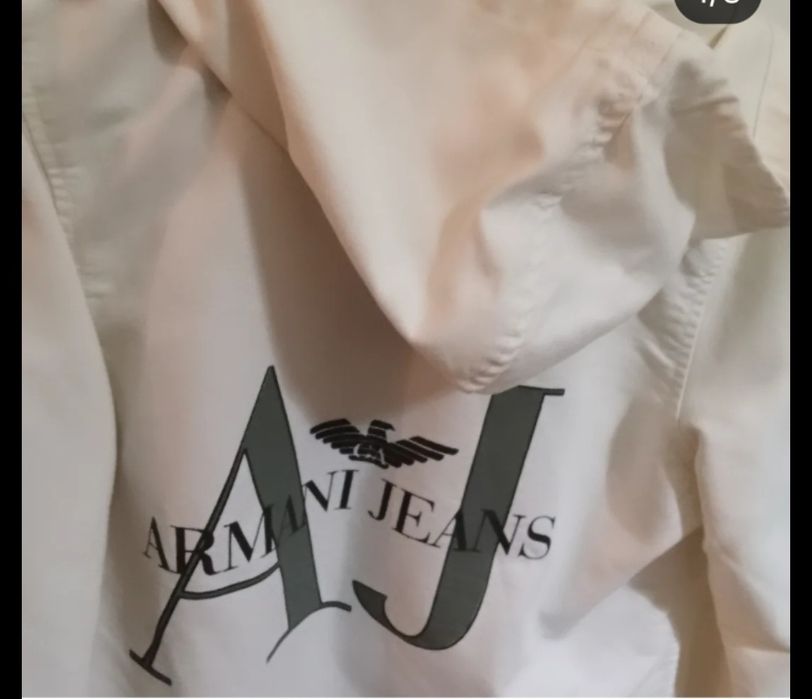 Lindo casaco feminino Armani  usado muito pouco bem conservado