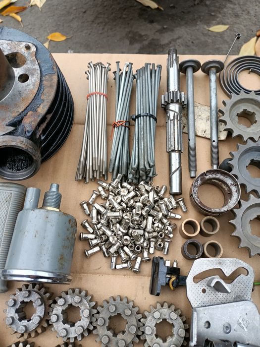 Продам поршня на Яву