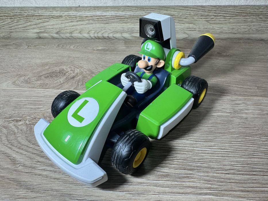 Машинка Luigi для Mario Kart Live: Home Circuit