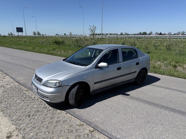 Opel Astra 1.4 benzyna 90KM hatchback