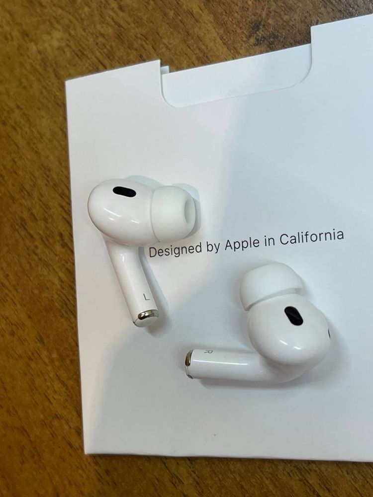 Оригінальні AirPods Pro 2