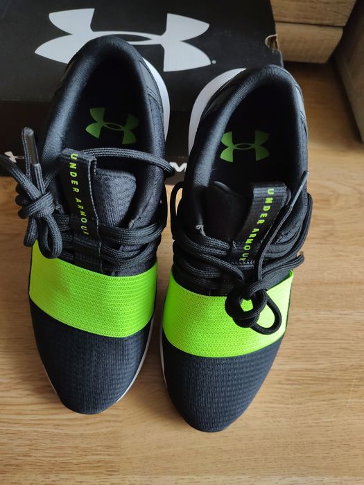 Buty sportowe damskie firmy Under Armour model