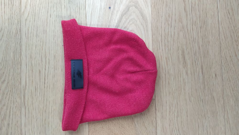 Czapka 4F w kolorze czerwonym