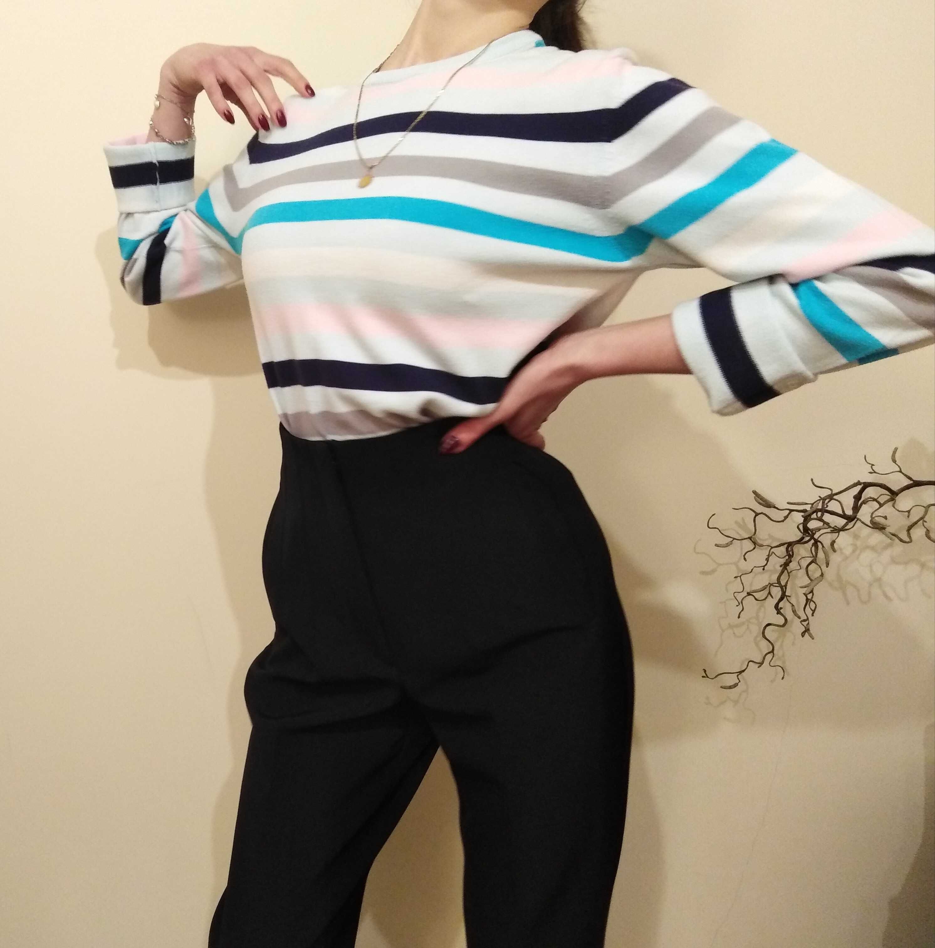 Oversize sweter w paski, Pastel striped sweater