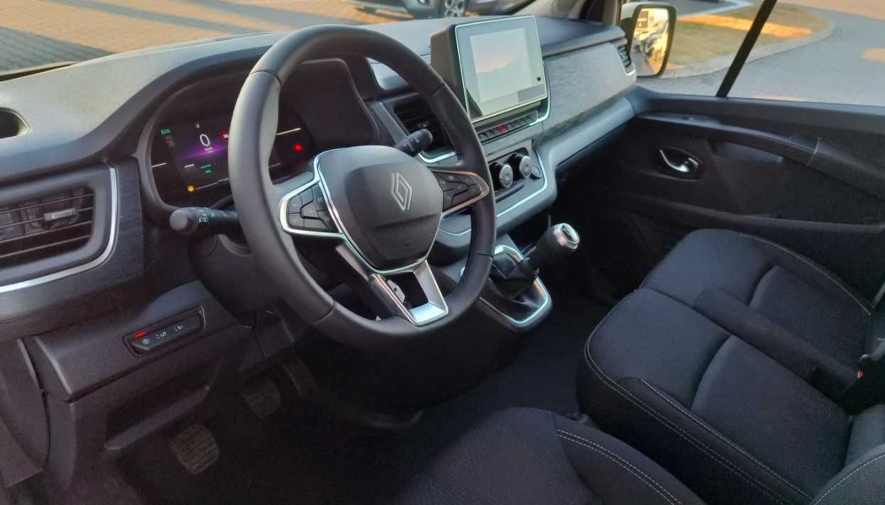 Wypożyczenie Wynajem Busa 9 osobowego TRAFIC long