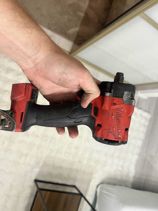 OKAZJA! Klucz udarowy Milwaukee M18 FIW2F12 – uszkodzony stan nieznany