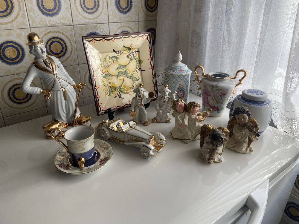 Varias pecas porcelanas  e outros materias para vender