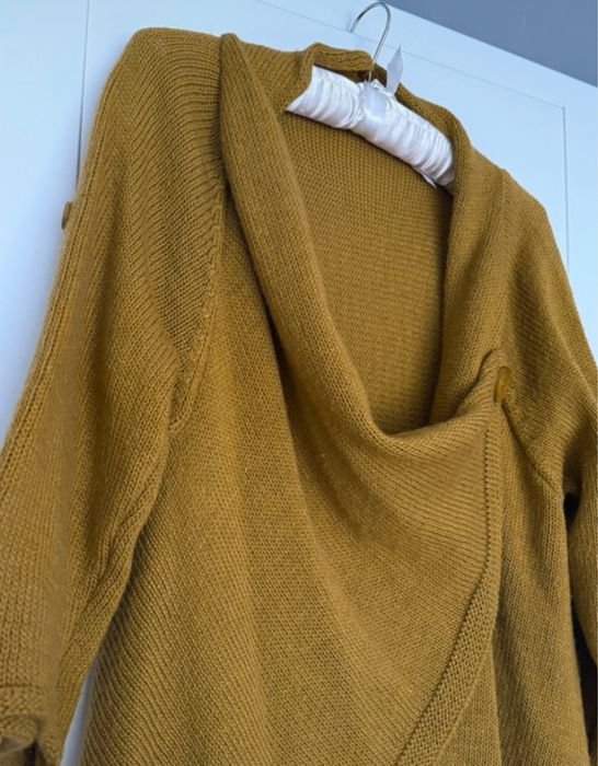musztardowy sweter kardigan oversize butik narzutka zapinana L 40