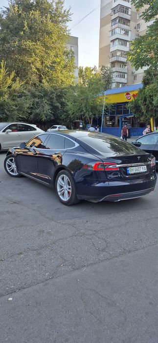 Tesla model S аренда длительно под такси