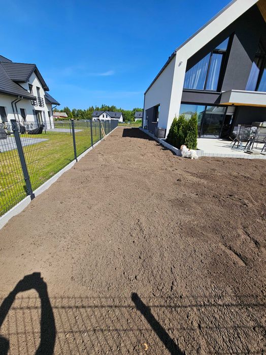 Trawniki - Glebogryzarka separacyjna - niwelacja terenu - prace ziemne