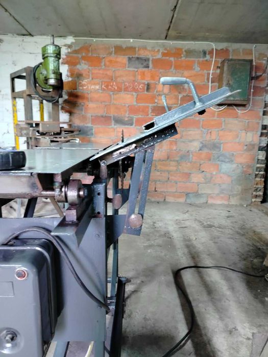 Деревообробативающий станок