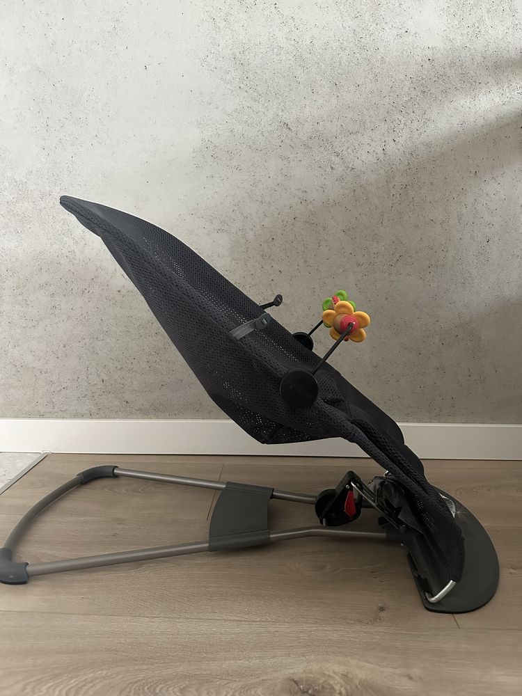 Babybjorn antracytowy byjak dla niemowlaka
