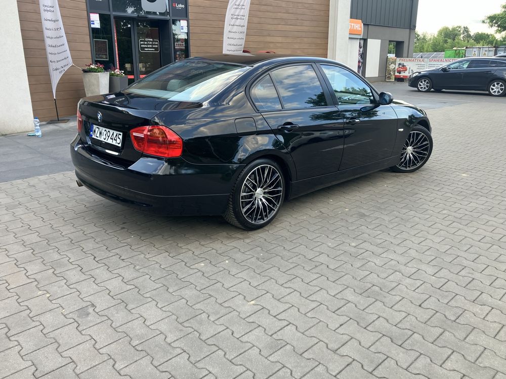 Bmw e90 320i LPG w pięknym stanie z bardzo niskim przebiegiem!