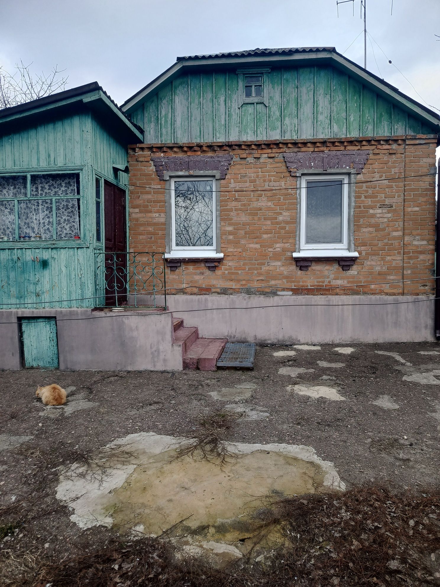 Продається будинок біля газ кантори.