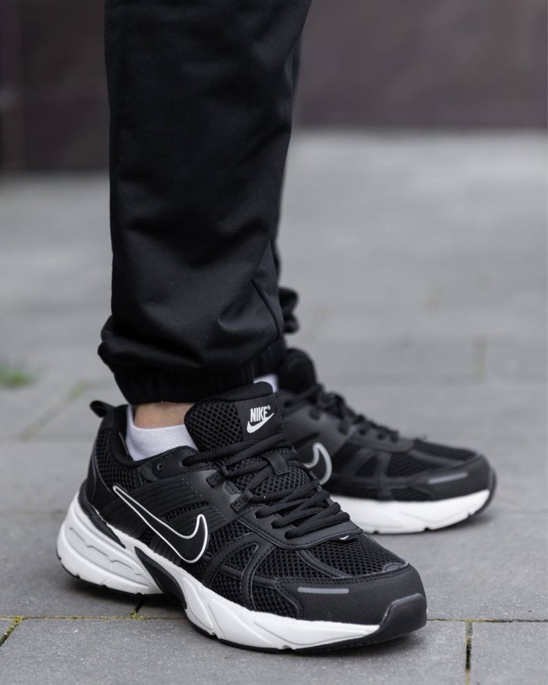 Чоловічі кросівки Nike V2K Runtekk Black White