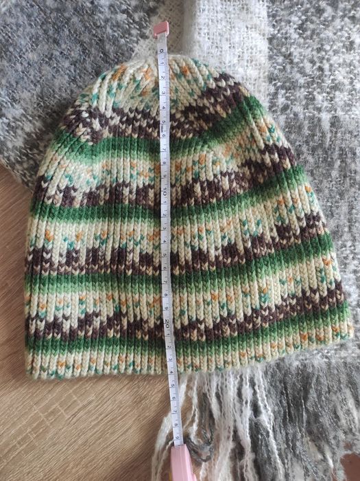 в'язана шапка з теплої вовни