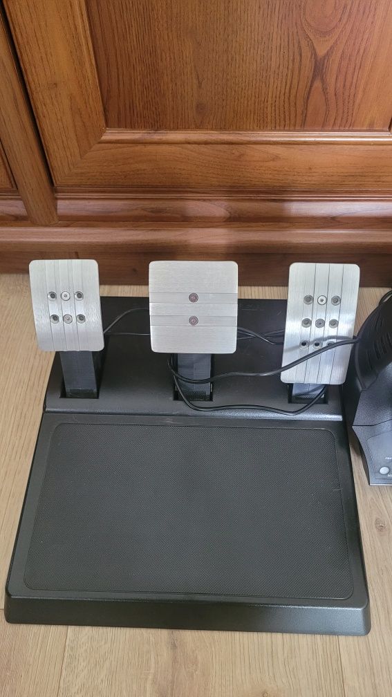 Kierownica Thrustmaster T300 RS Ferrari +T3PA