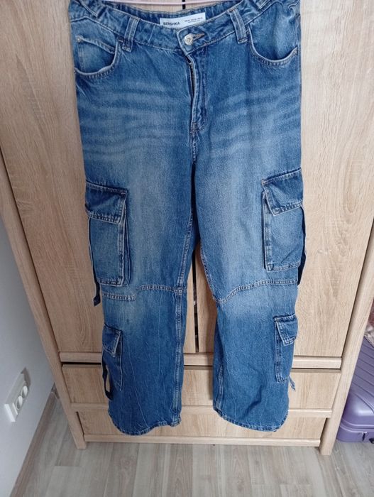 Бершка . Джинси карго