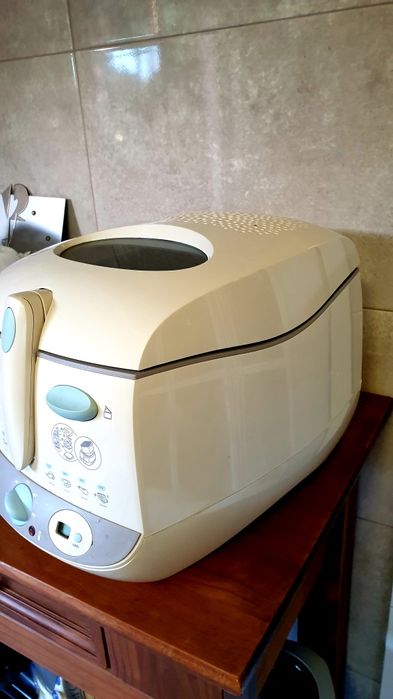 Fritadeira Eléctrica Philips - Cucina