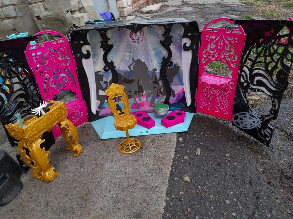 Монстер хай мебель