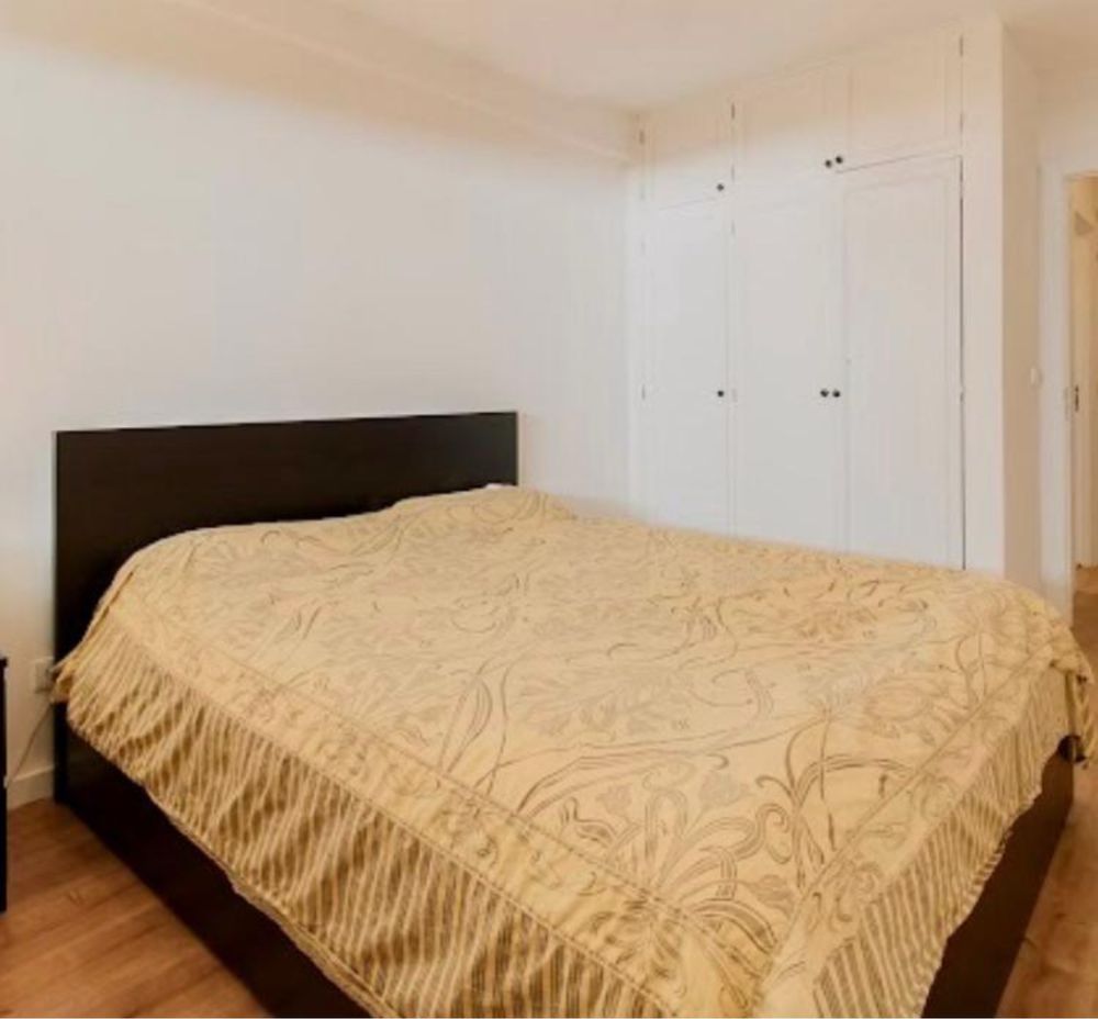 Cama de Casal Preta