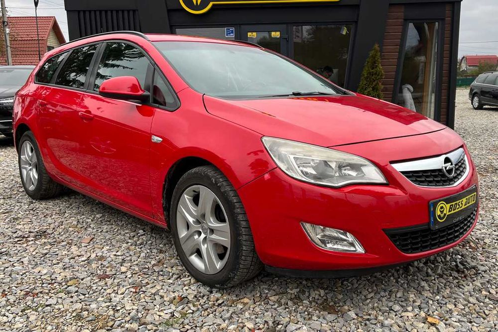 Opel Astra 2011 року