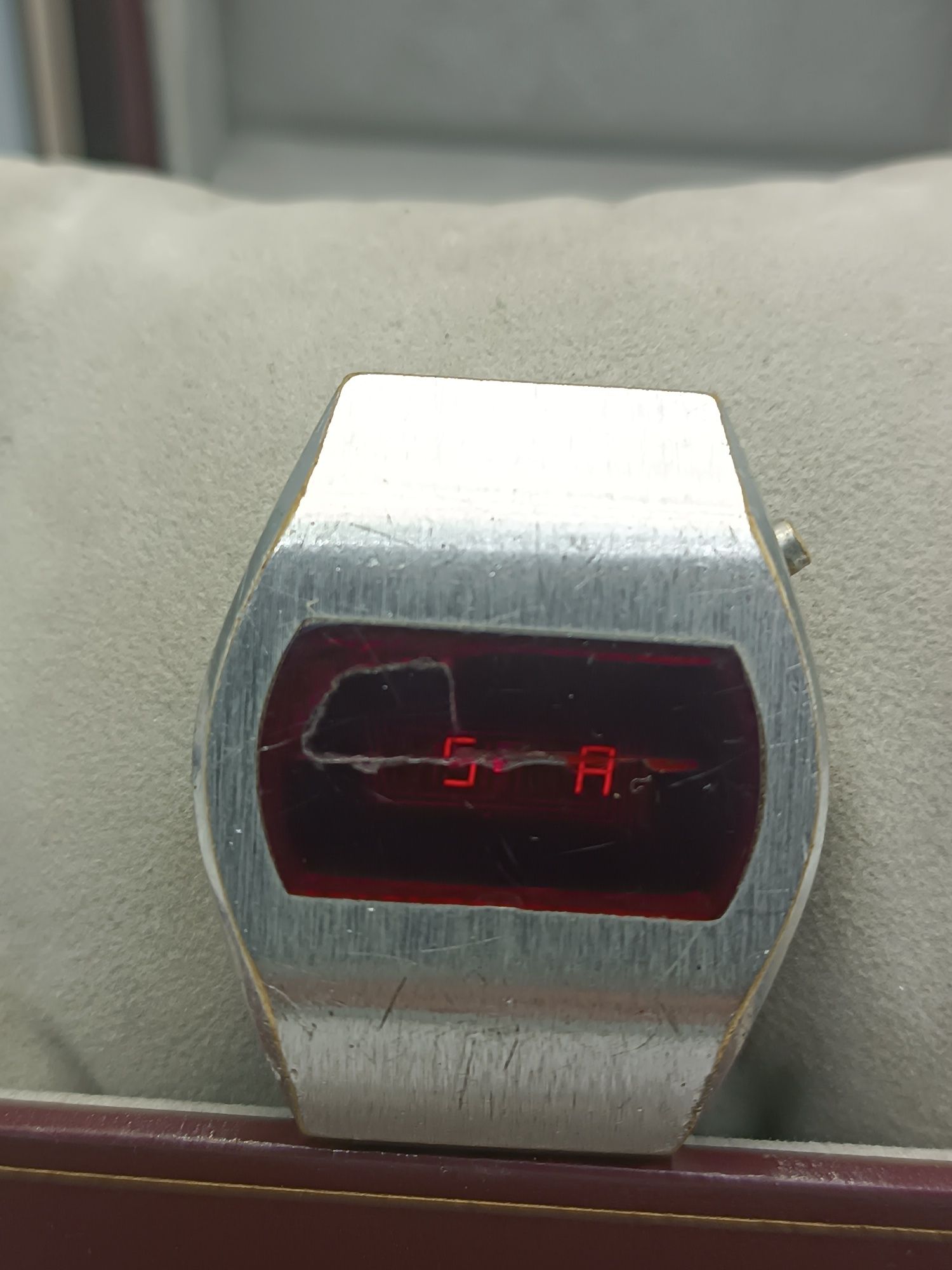 Zegarek elektronik LCD
