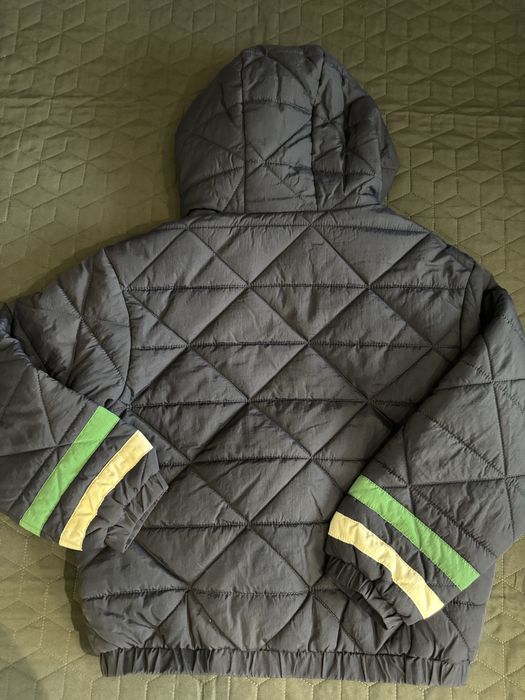 Продам фирменную куртку Benetton для мальчика