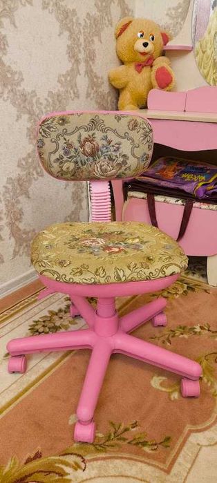 Дитяче крісло на колесах поворотне компьютерный стул на колесиках