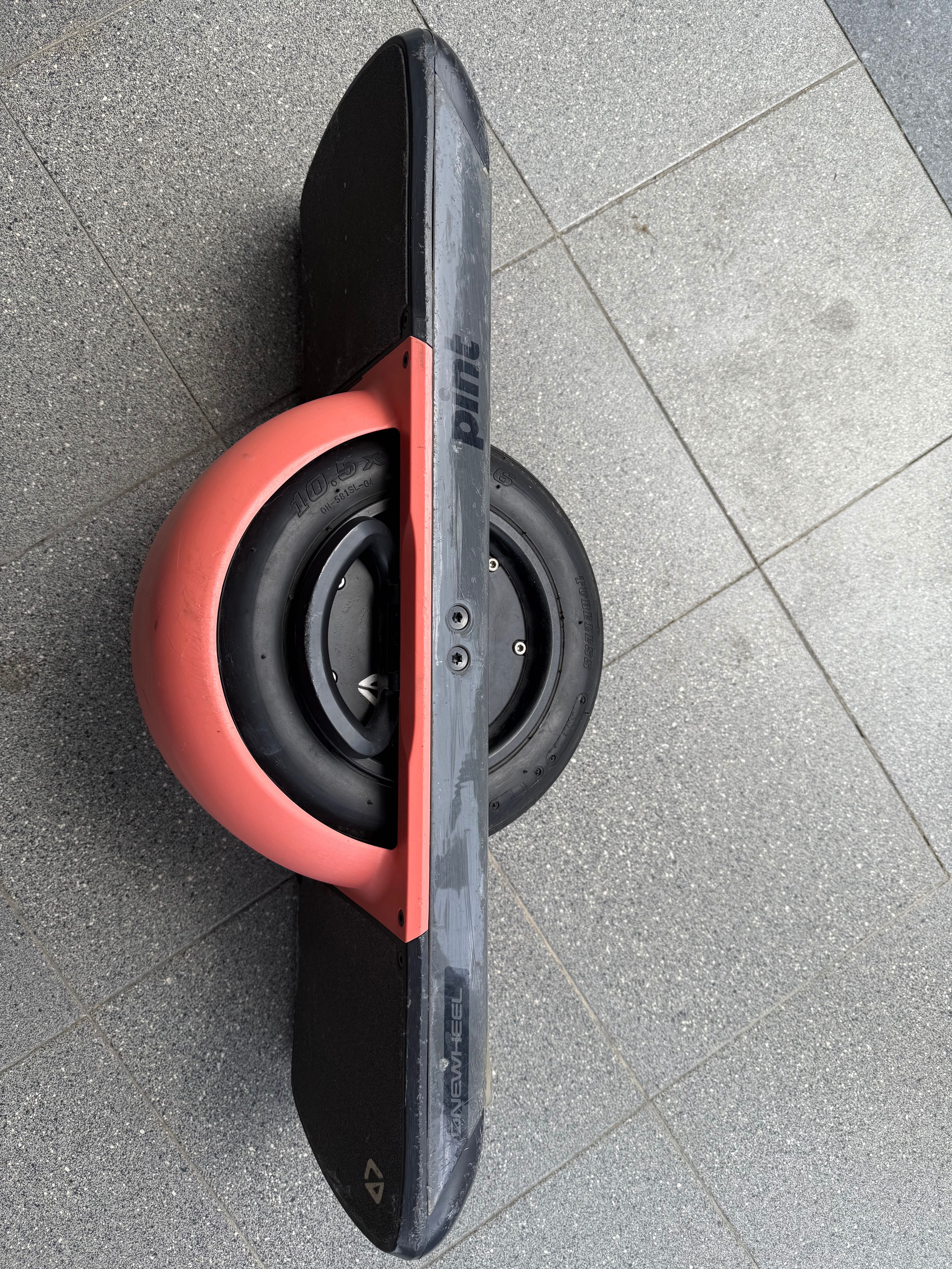 OneWheel Pint  em Bom Estado c/ Rail Salmão