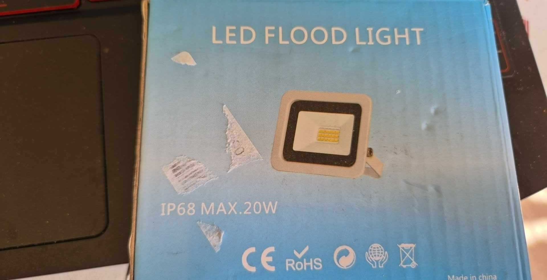 W reflektor zewnętrzny LED IP 68 MAX 20W