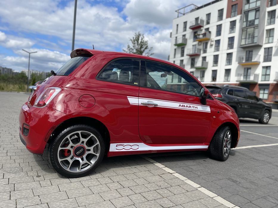 Fiat 500 рестайлінг комплектація спорт