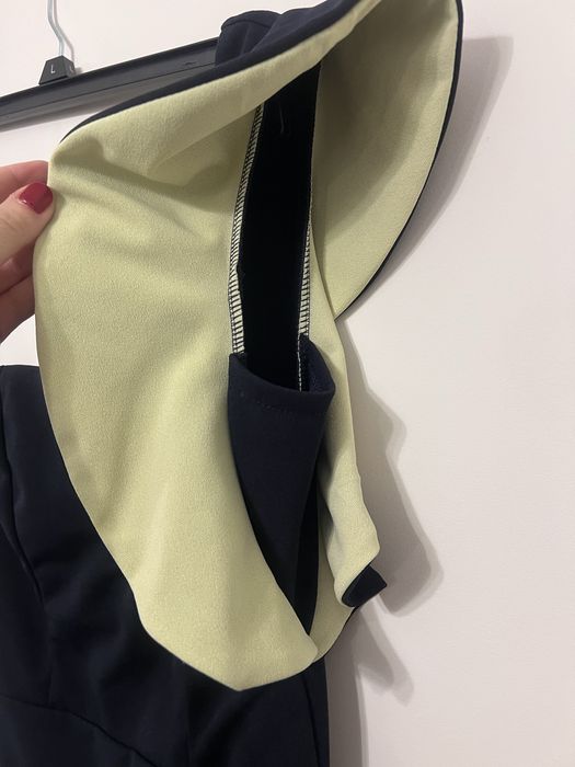 Walg sukienka na jedno ramie midi elegancka