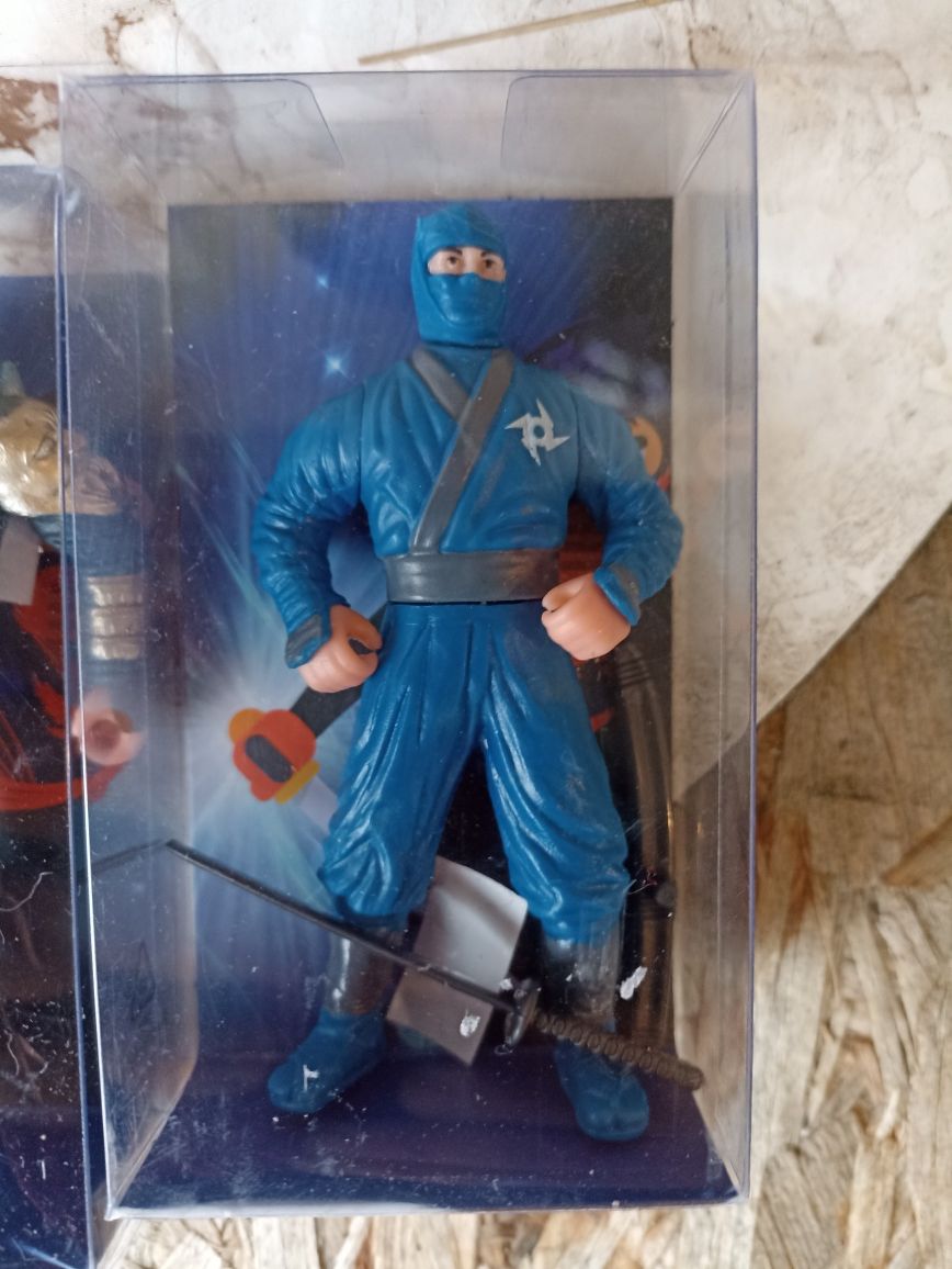 5 figurek japońskich i chińskich wojowników ninj, kung fu itp