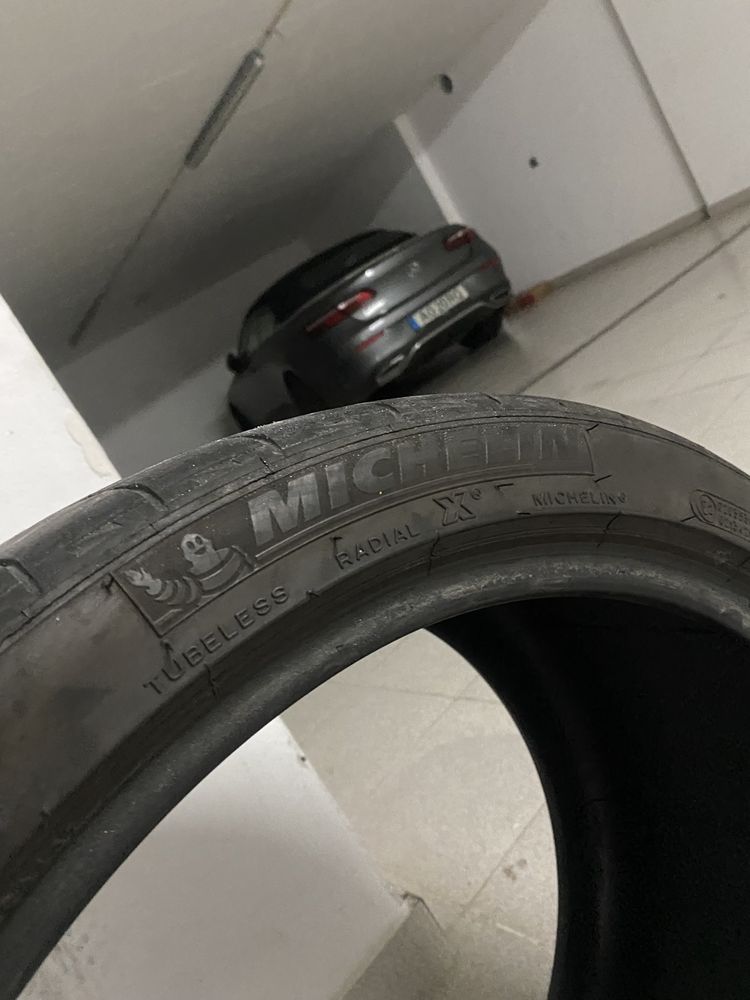 Jogo de pneus Porsche 911 295/30 ZR19 radial Michelin  235/35 ZR19 radial Michelin